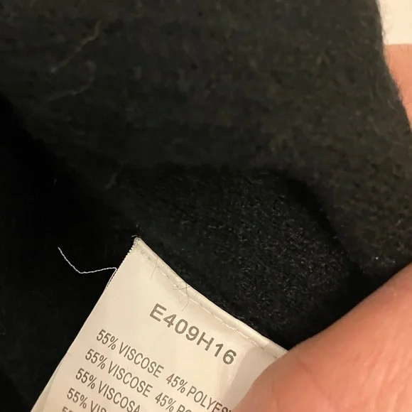 Molly Bracken Elegant Black and Cream Knit - Picture 11 of 11